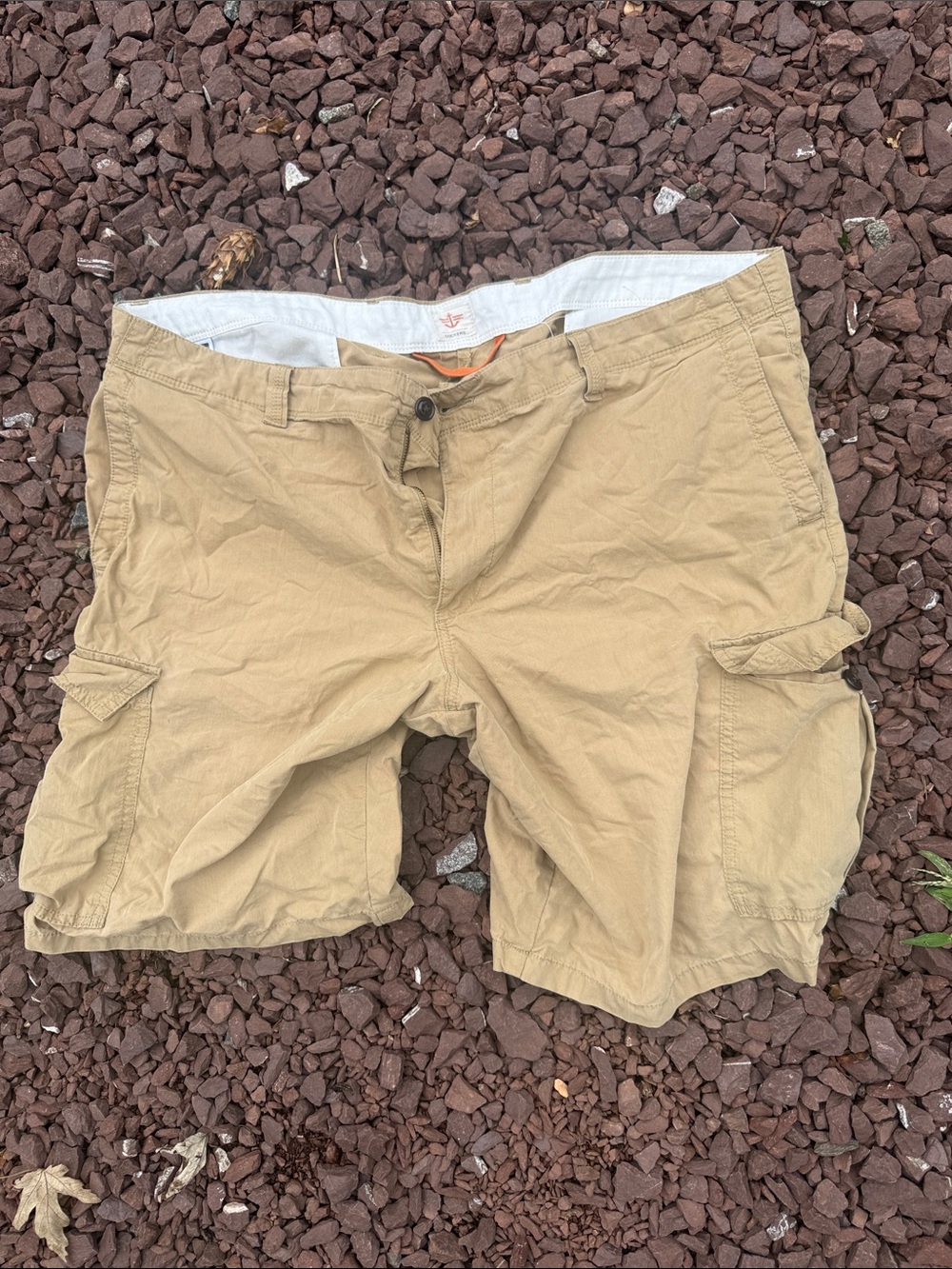 Dockers Men's Khaki Cargo Shorts - size 42 Light Tan